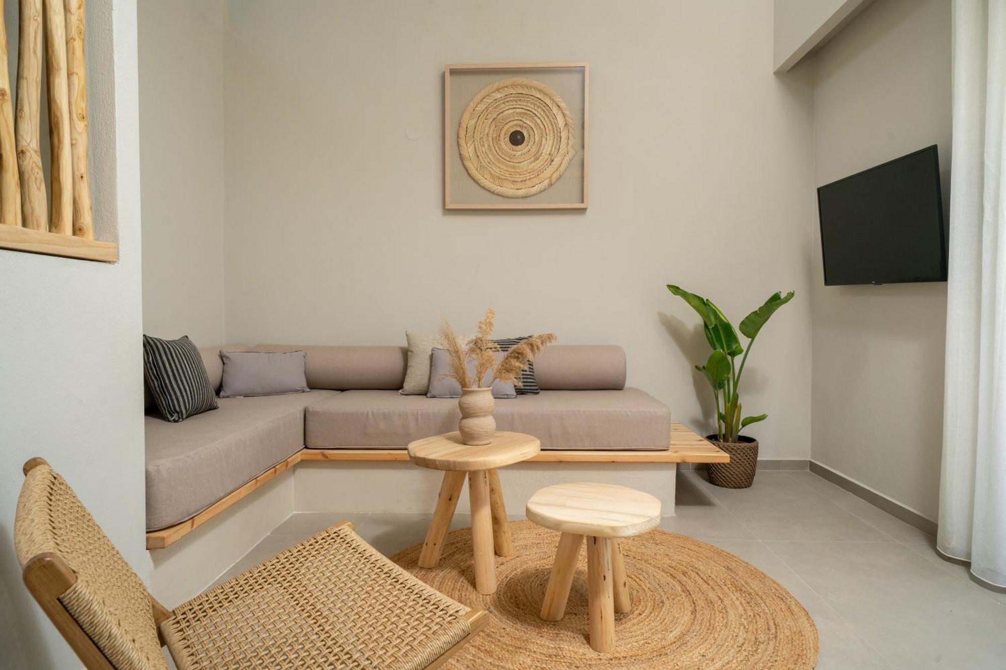 Amo Golden Suites Chrisi Ammoudia Esterno foto