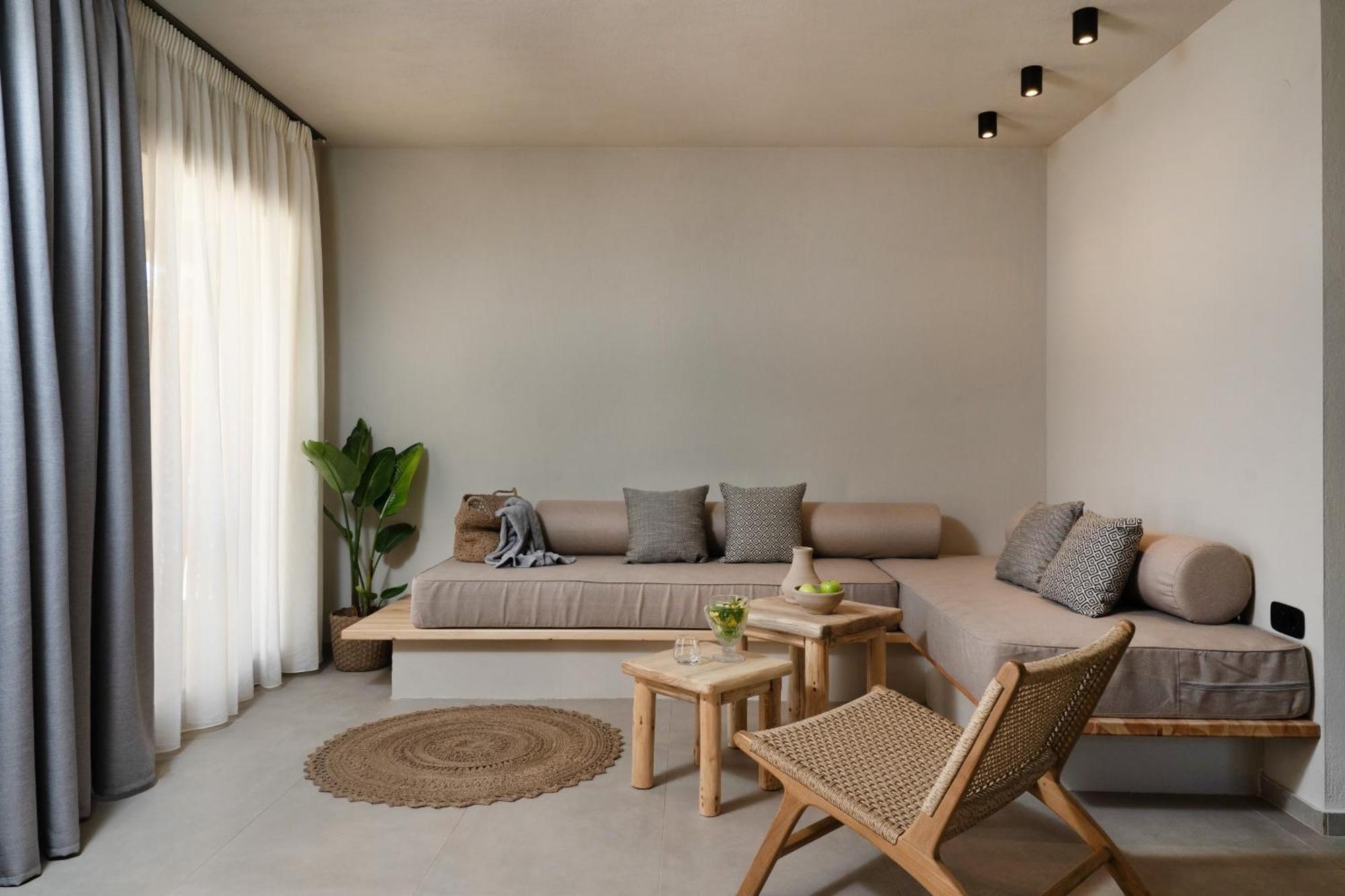 Amo Golden Suites Chrisi Ammoudia Esterno foto