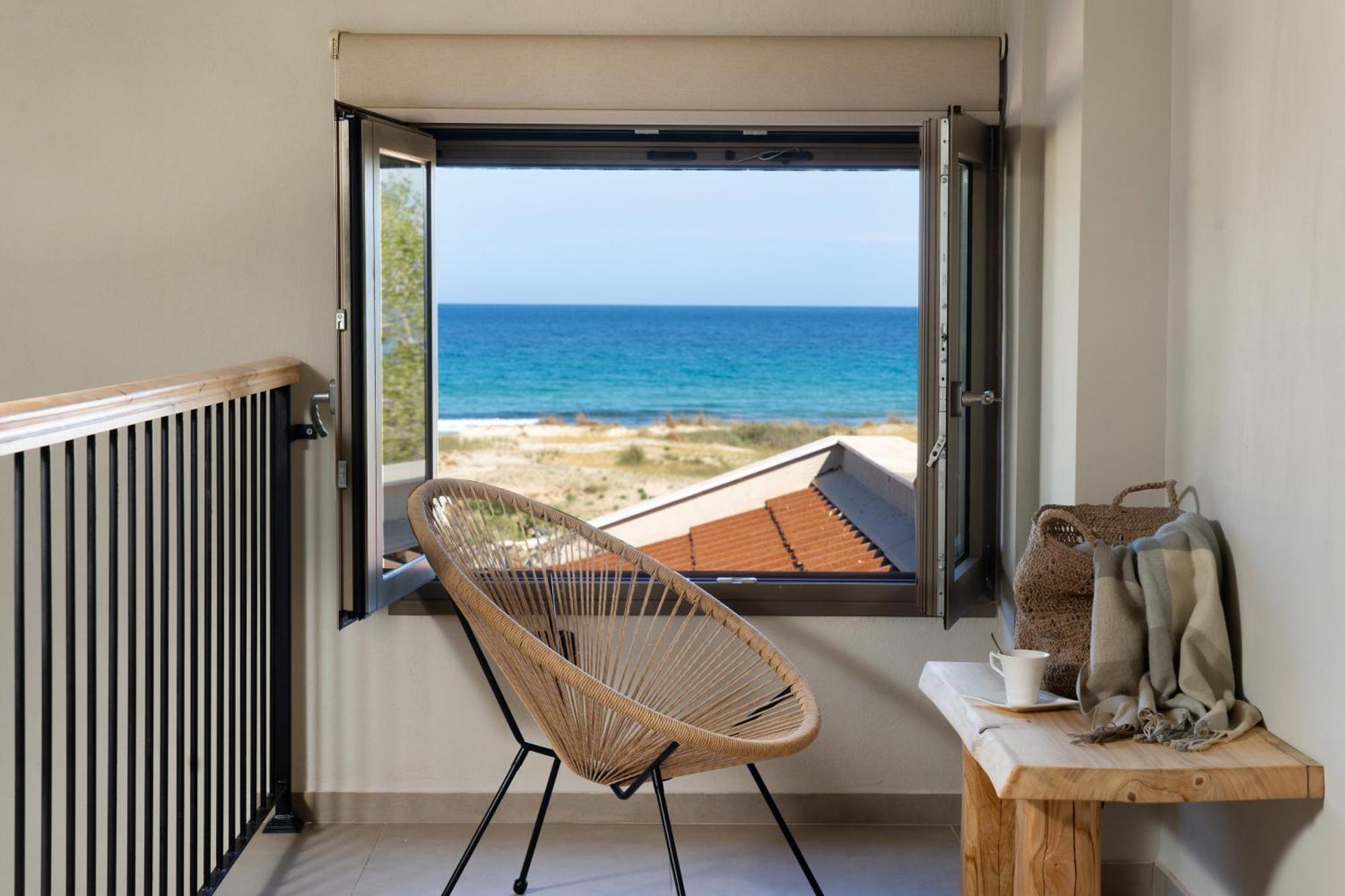 Amo Golden Suites Chrisi Ammoudia Esterno foto