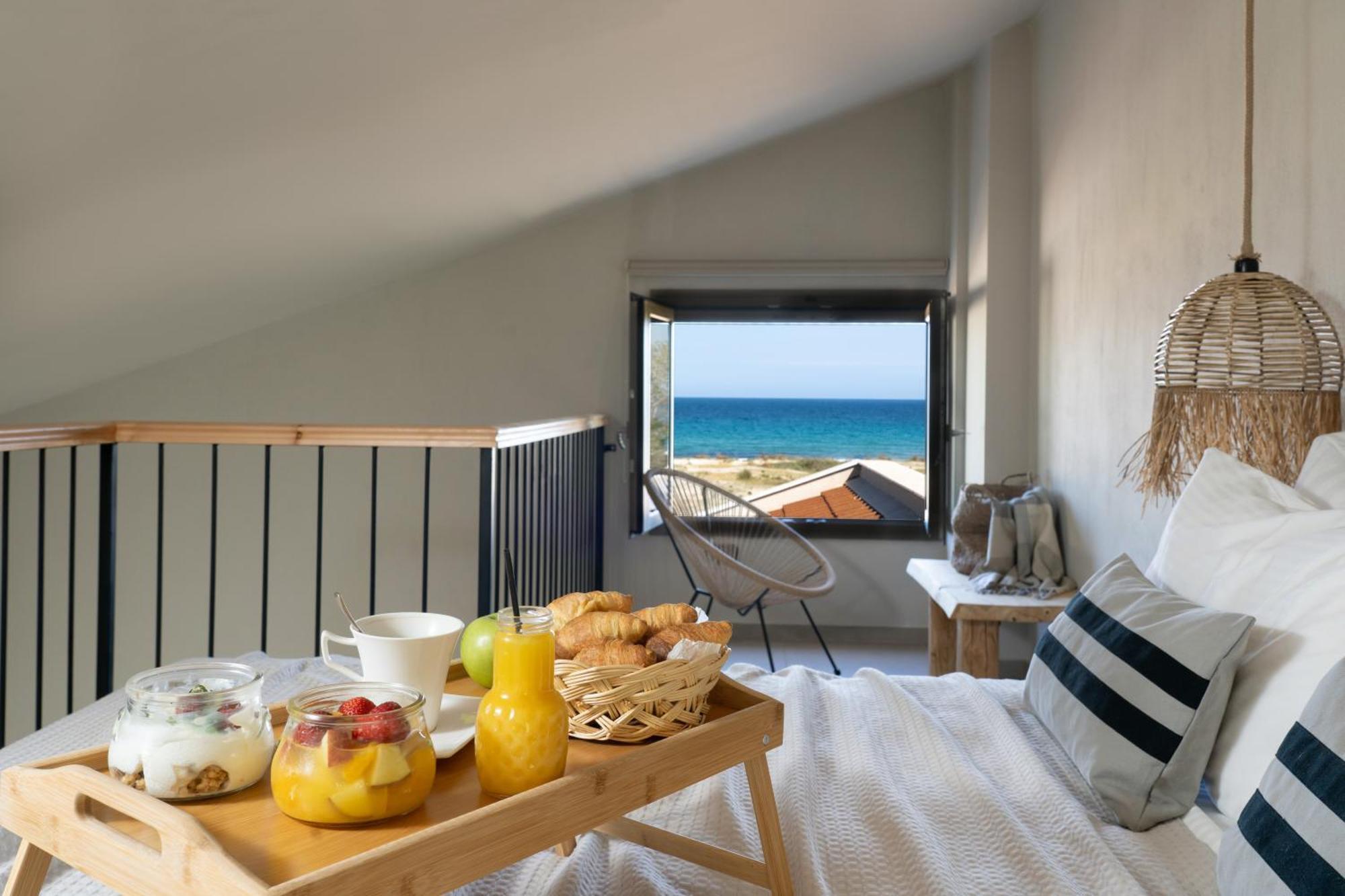 Amo Golden Suites Chrisi Ammoudia Esterno foto